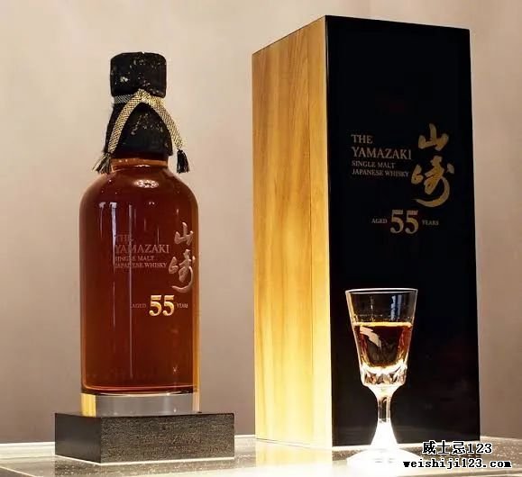 限量100瓶的山崎55年破日本最贵威士忌记录，一瓶价格可在东京买套房