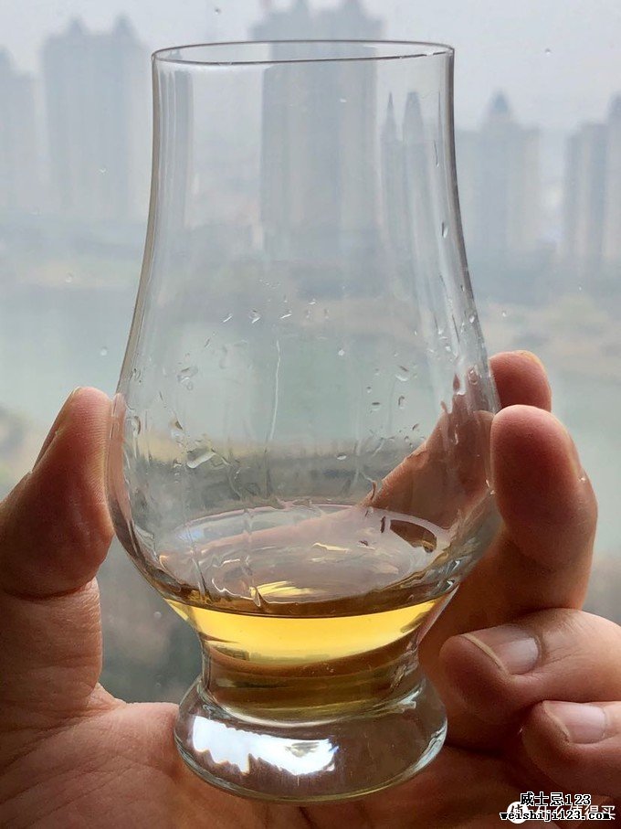 疫情期间的“碘酒”——拉弗格精选（Laphroaig Select）