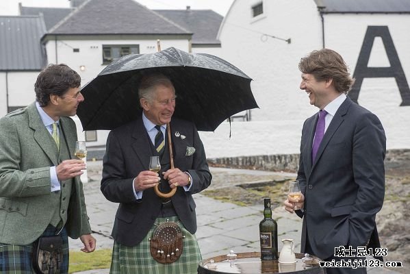 Ardbeg酒厂与南艾雷岛团体迎接 英国皇室成员查尔斯王子来访