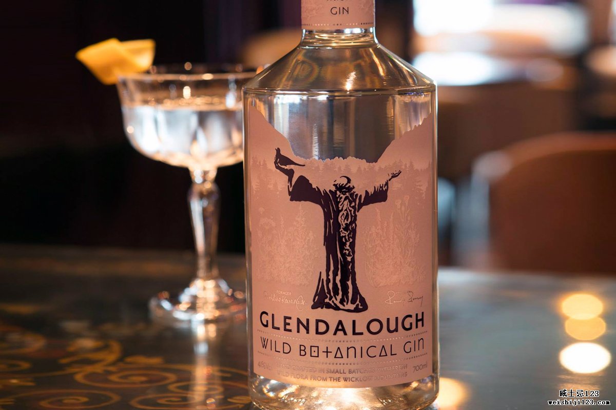 爱尔兰杜松子酒：Glendalough野生冬季植物杜松子酒