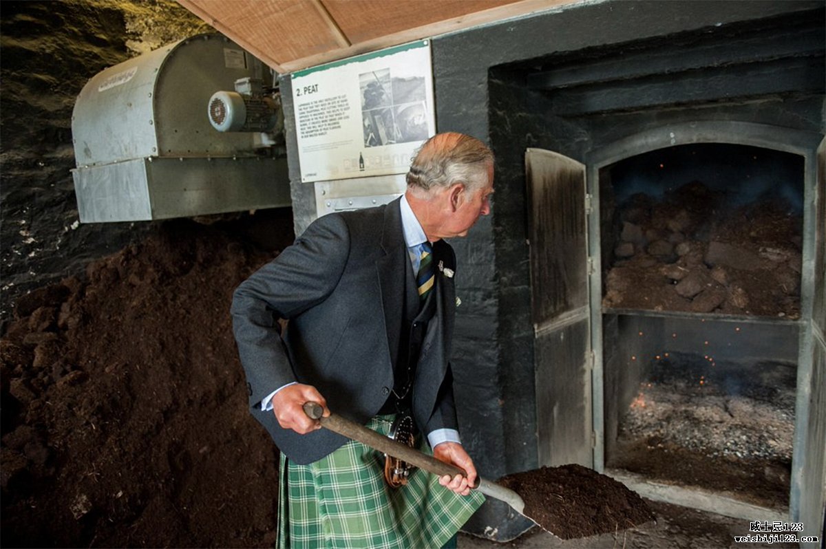 单一麦芽威士忌：查尔斯王子在拉弗格（Laphroaig）存放泥煤窑
