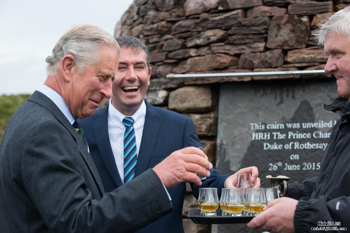 苏格兰威士忌皇室：查尔斯王子访问拉弗格
