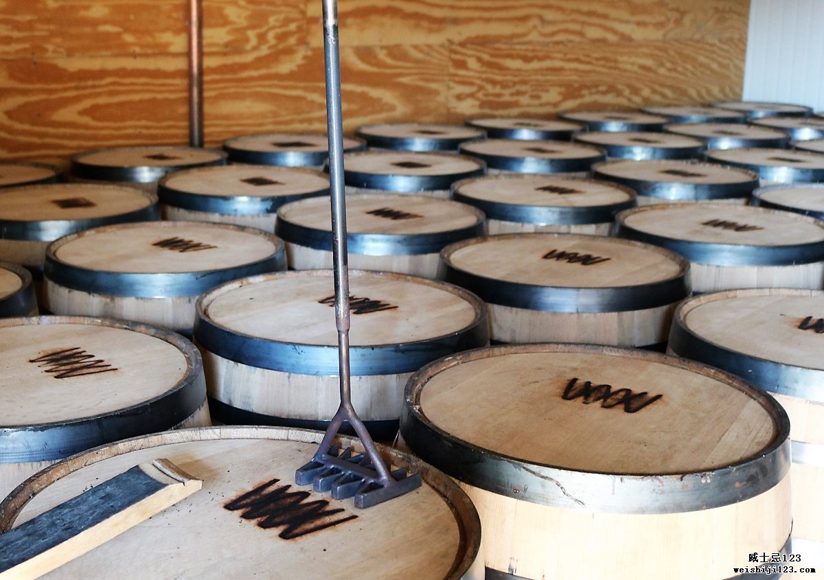 怀俄明州威士忌：怀俄明州威士忌酒厂的桶