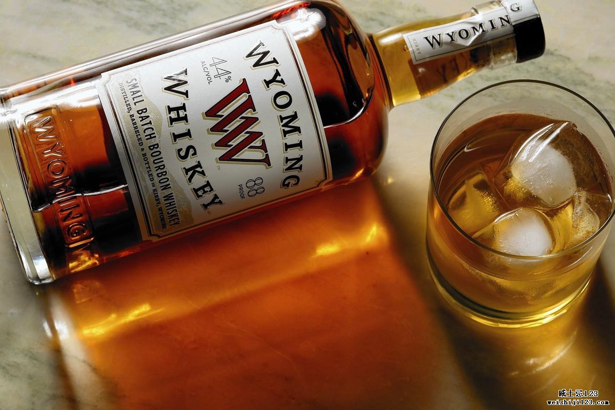 并非来自肯塔基的波本威士忌：怀俄明州威士忌小批量波本威士忌