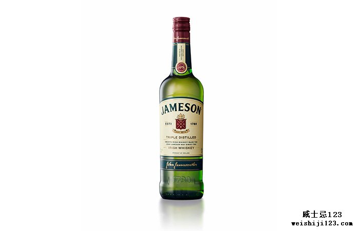 詹姆森酒瓶和酒标的演变将延续50多年来的成功故事