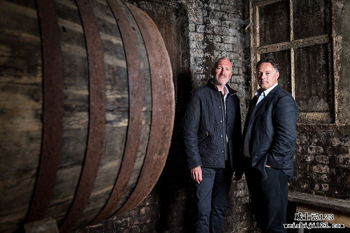 稀有威士忌101联合创始人安迪·辛普森（Andy Simpson）和大卫·罗伯逊（David Robertson）