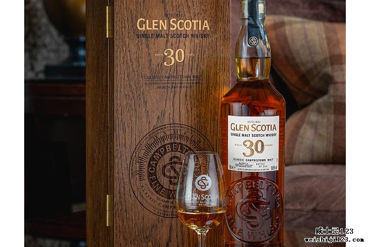 Glen Scotia推出了罕见的30年单一麦芽威士忌。 全球仅提供500瓶限量版酒