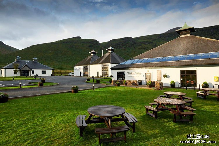 Isle of Arran Distillers Ltd-Lochranza和Lagg Distilleries推出了游客品尝中心重新开放后的每日品尝新计划 