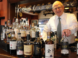 邓肯·埃尔菲克（Duncan Elphick）-转向日文– Speyside心脏地带的威士忌酒吧与传统决裂