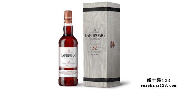 Laphroaig 酿酒厂：庆祝 200 周年，推出一款罕见的 Laphroaig® 32 Year Old酒