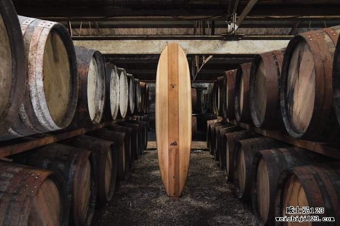 Glenmorangie 乘风破浪：威士忌酒桶重新设计为限量版手工木制冲浪板