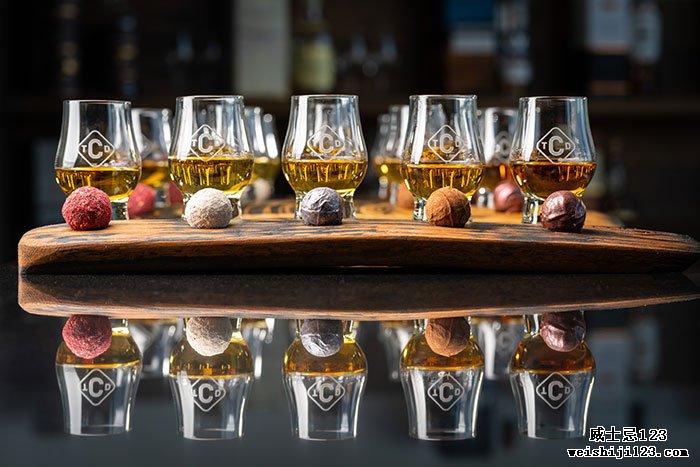克莱德赛德酿酒厂为威士忌爱好者准备了圣诞节。 作为完美的圣诞礼物创意推出的新旅游