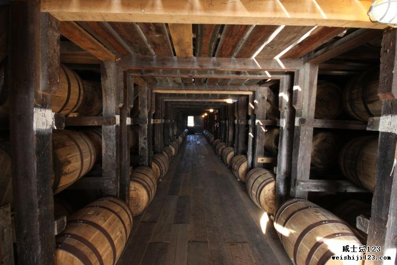 Kentucky Bourbon Distillers威士忌