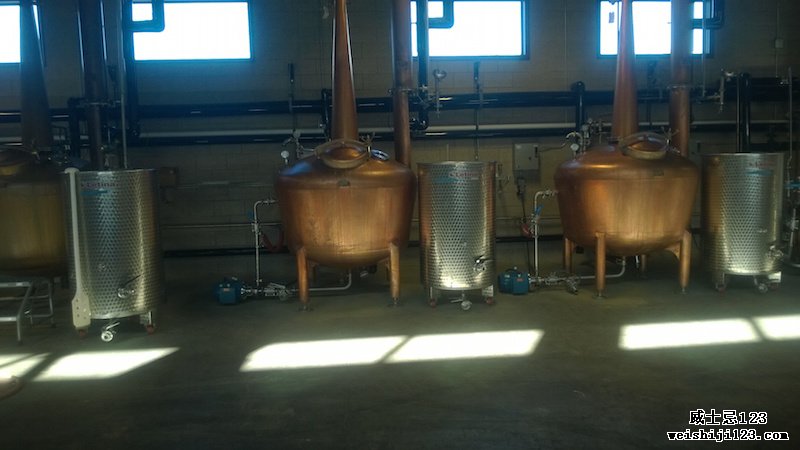 利奥波德兄弟酿酒厂的一些设备。 （图片版权 The Whisky Wash/Lisa Graziano）