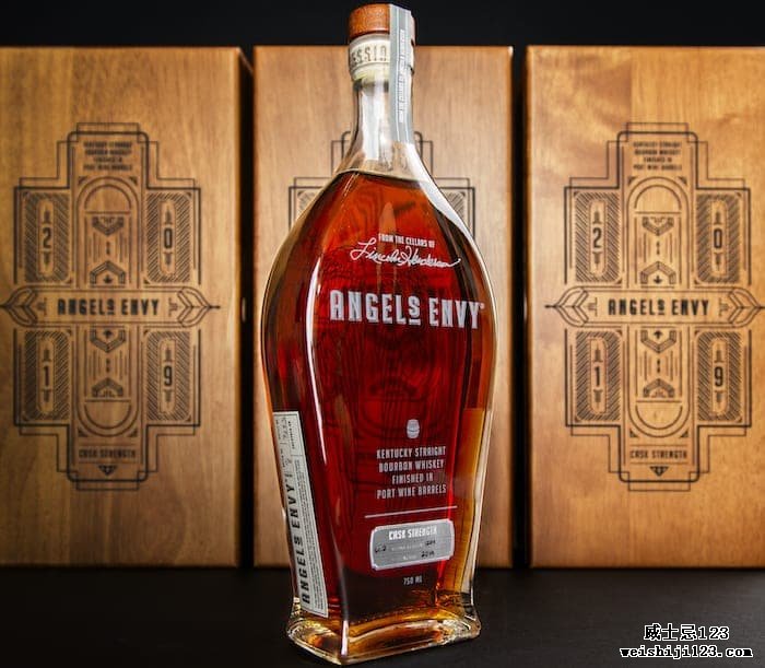 Angel's Envy 2019 桶强度波旁威士忌在港口桶中完成
