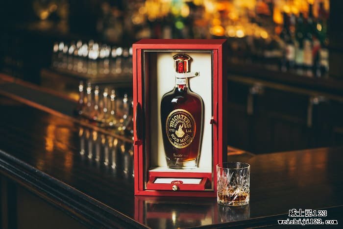 Michter 2019 年庆典酸麦芽威士忌