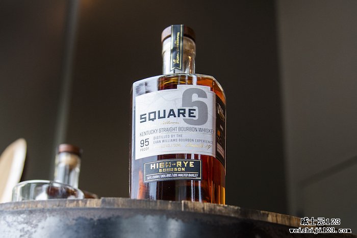 Square 6 肯塔基纯波本威士忌（Square 6 Kentucky Straight Bourbon Whiskey）