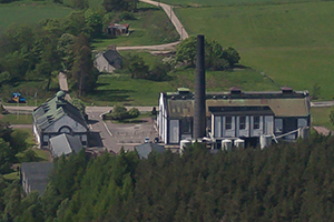2010 年Tormore酿酒厂的鸟瞰图。照片 © 2010 由 Mark Gillespie 拍摄。 