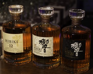 三得利的响 12、17 和 21 年混合日本威士忌。 照片 © 2014 马克·吉莱斯皮 (Mark Gillespie)。