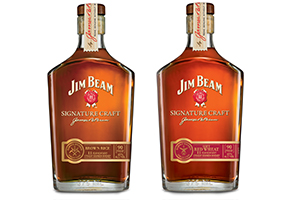 Jim Beam 签名工艺糙米和软红小麦波旁威士忌。 图片由 Jim Beam 提供。