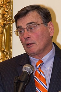 DISCUS 首席执行官 Adm. Peter Cressy 于 2013 年 2 月 6 日在纽约市举行的协会年度经济简报会上。照片 ©2013，Mark Gillespie。 