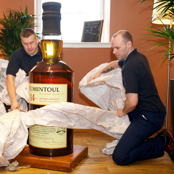 世界上最大的一瓶威士忌 Tomintoul